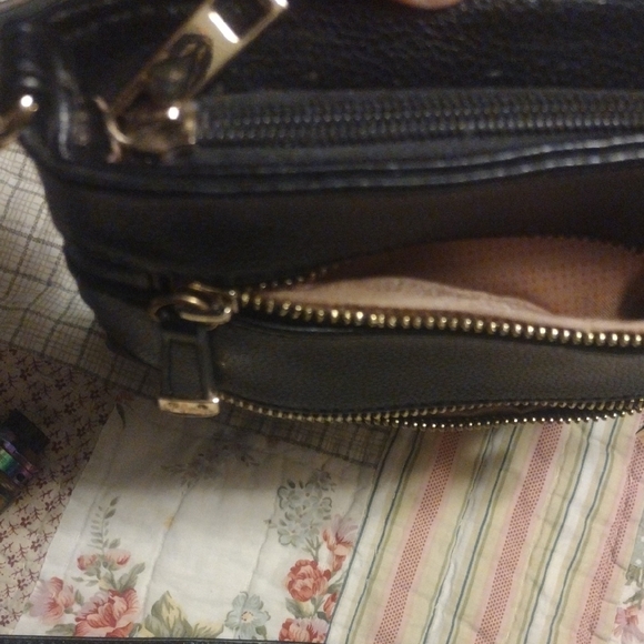 Chic Black Crossbody Bag with Striped Detail - Picture 12 of 13